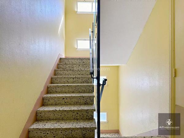 Vente                                                      Immeuble
                        
                     30 pièces                      720 m2                     à Roanne
