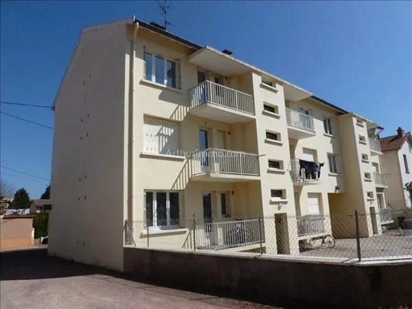 Vente                                                      Immeuble
                        
                     30 pièces                      720 m2                     à Roanne