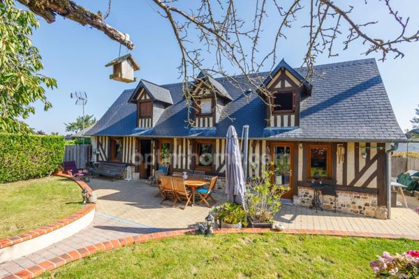 HONFLEUR CENTRE - SECTEUR PRISE - Maison normande - 118 m2 - 2/3 chambres - Terrain 742 m2 - Dépendance de 34 m2 - Parkings 3 voitures