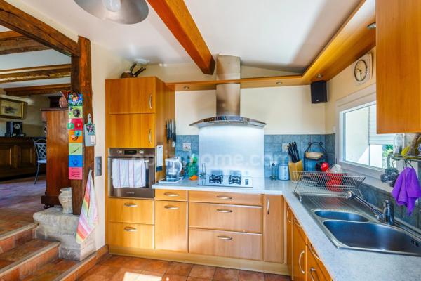 HONFLEUR CENTRE - SECTEUR PRISE - Maison normande - 118 m2 - 2/3 chambres - Terrain 742 m2 - Dépendance de 34 m2 - Parkings 3 voitures