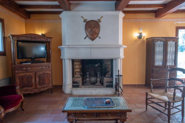 Pernes-les-Fontaines (84210) Maison de caractère avec piscine et parc arboré