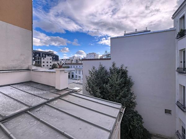 Appartement Suresnes 1 pièce(s) 25.16 m2