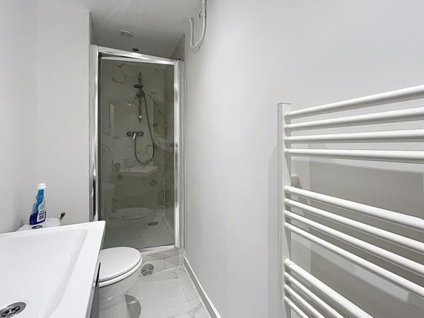 Appartement Suresnes 1 pièce(s) 25.16 m2