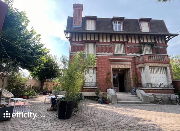 Maison 12 pièces - 300 m²