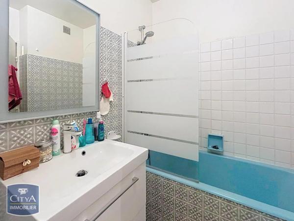 Appartement à louer 2 pièces 64.06m² Saint-Brieuc (22000)