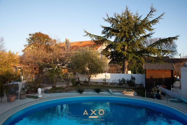 PUIMOISSON - MAISON DE VILLE - RÉNOVÉE - T8 - DEUX APPARTEMENTS - 168 m² - PISCINE - TERRAIN 1 260 m² -CONSTRUCTIBLE - TERRASSES - GARAGE - 355 000 