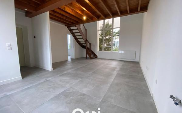 Appartement à vendre    2 pièces • 68,10 m2 Vaux-le-Pénil