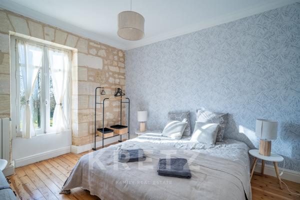 Domaine en Pierre avec Piscine, Écuries et Gîte