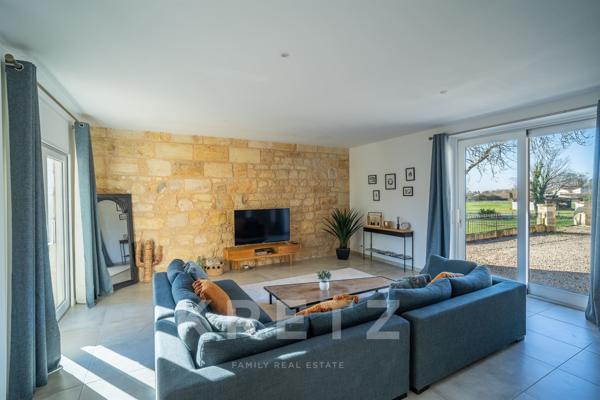 Domaine en Pierre avec Piscine, Écuries et Gîte