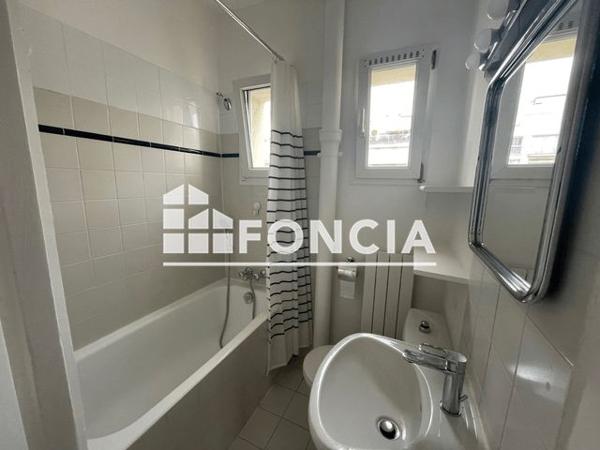 Location Appartement 2 pièces 44.6 m² - 9 VILLA JUGE Paris 75015