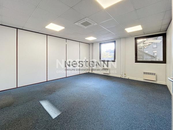 Bureaux Limoges centre ville, proximité gare des Bénédictins, Limoges 242 m2, 2 places de parking, ascenseur.