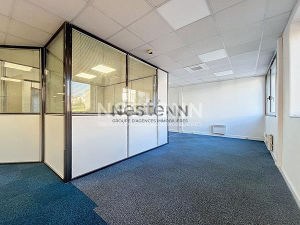 Bureaux Limoges centre ville, proximité gare des Bénédictins, Limoges 242 m2, 2 places de parking, ascenseur.