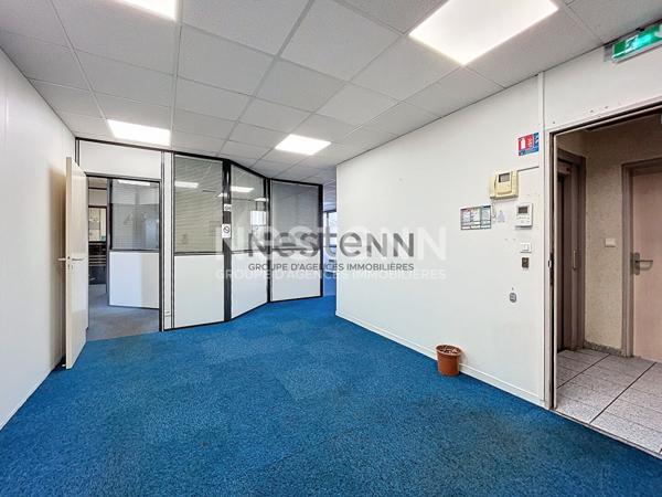 Bureaux Limoges centre ville, proximité gare des Bénédictins, Limoges 242 m2, 2 places de parking, ascenseur.