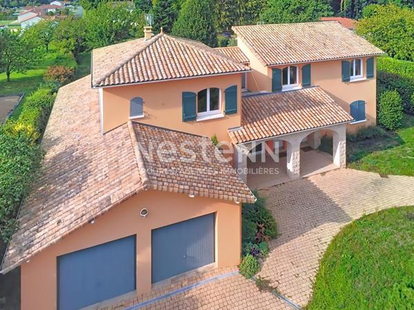 Maison 20min de Limoges, 10 pièce 344 m2, double garage, 6 chambres, 2 chambres parentales, grande terrasse, cuisine d'été.