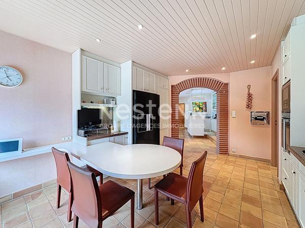 Maison 20min de Limoges, 10 pièce 344 m2, double garage, 6 chambres, 2 chambres parentales, grande terrasse, cuisine d'été.