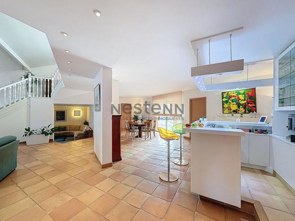 Maison 20min de Limoges, 10 pièce 344 m2, double garage, 6 chambres, 2 chambres parentales, grande terrasse, cuisine d'été.