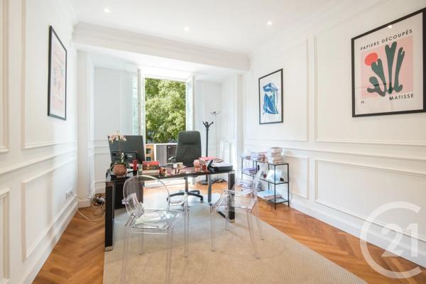 Appartement F6 à vendre  6 pièces - 131,90 m 2   NICE  - 06