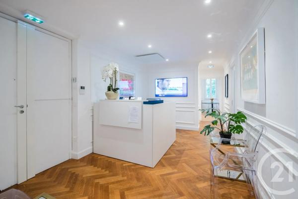 Appartement F6 à vendre  6 pièces - 131,90 m 2   NICE  - 06