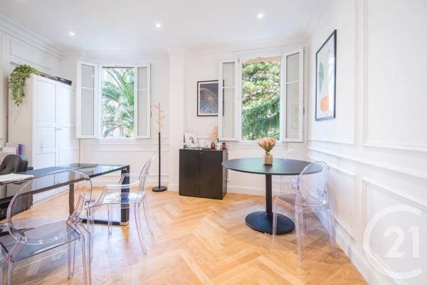 Appartement F6 à vendre  6 pièces - 131,90 m 2   NICE  - 06