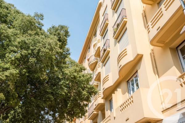 Appartement F6 à vendre  6 pièces - 131,90 m 2   NICE  - 06