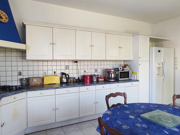 A VENDRE - ANGOULINS - Maison Familiale - Piscine - Garages - Jardin