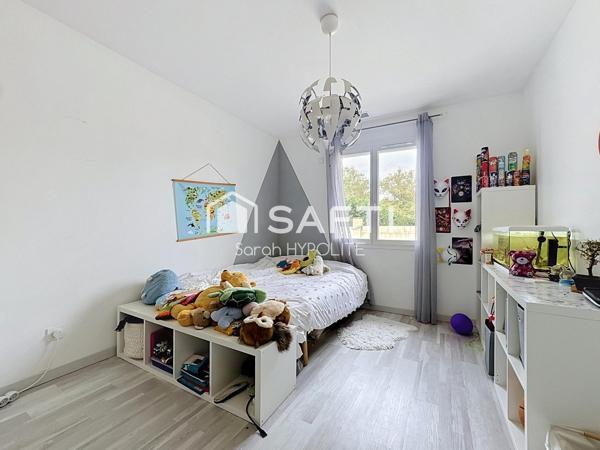 Maison de 135 m2, avec piscine creusée et terrain de pétanque