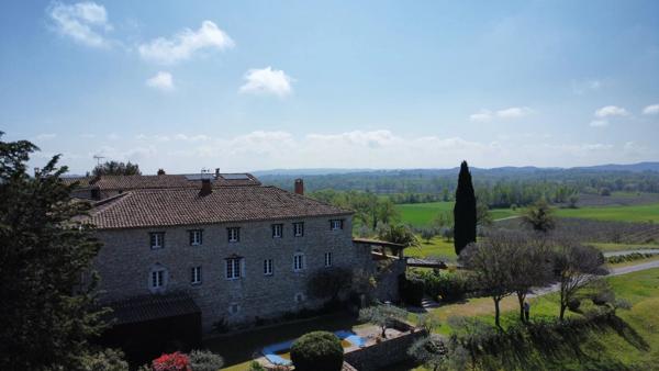 Mas en pierre à rénover – 317 m² habitables – 1,7 ha – Vue imprenable sur les Cévennes