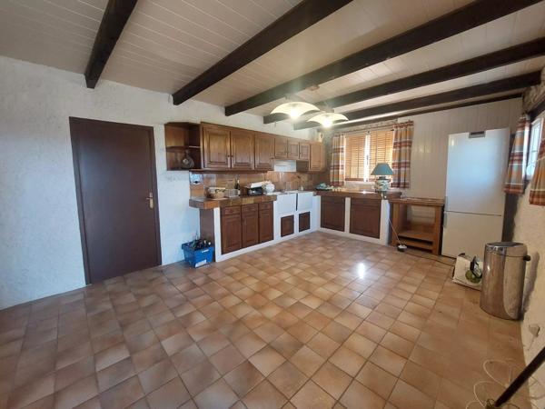 Mas en pierre à rénover – 317 m² habitables – 1,7 ha – Vue imprenable sur les Cévennes