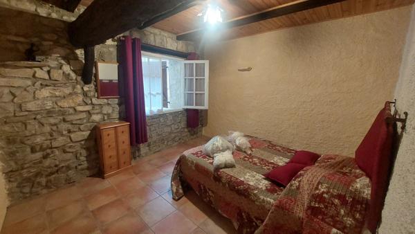 Mas en pierre à rénover – 317 m² habitables – 1,7 ha – Vue imprenable sur les Cévennes