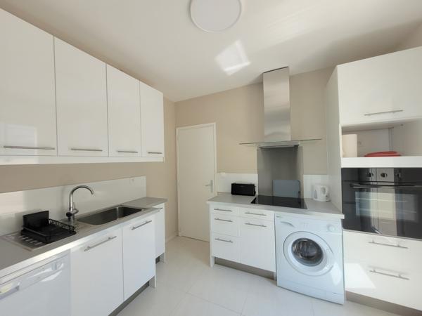 Maison
         7 pièces
        - 233 m² Bien prestige 1 299 000 € *