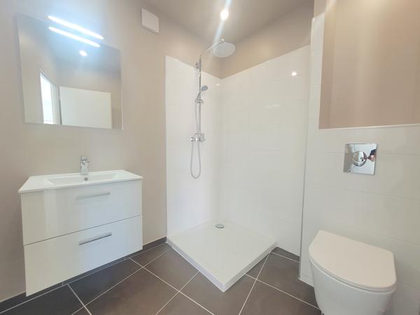 Maison
         7 pièces
        - 233 m² Bien prestige 1 299 000 € *