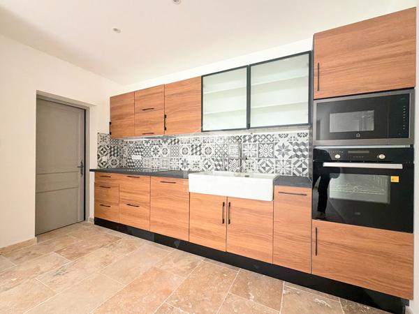 A VENDRE 84120 PERTUIS MAISON DE VILLE TYPE 4 PIECES D'ENVIRON 85M² AVEC CAVE