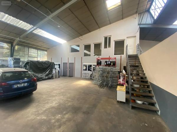 Achat - Garage et parking Mâcon 71000 840 m 2