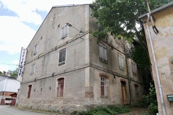 IMMEUBLE 1500 M2 SUR 3 NIVEAUX