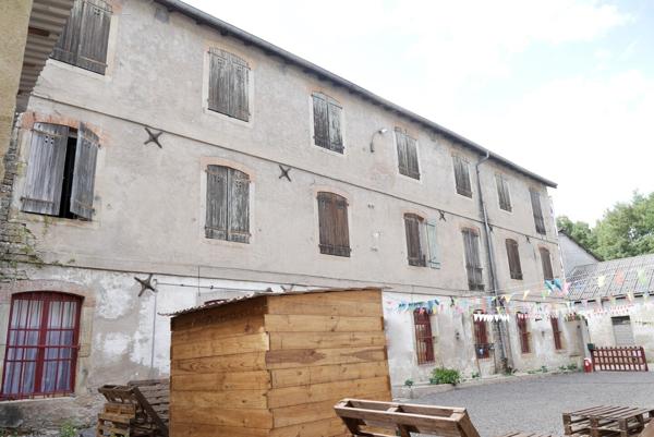 IMMEUBLE 1500 M2 SUR 3 NIVEAUX