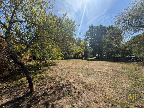 Terrains à vendre Sautron : surface de 1315 m2 à 468 000€ - AJP Immobilier Sautron