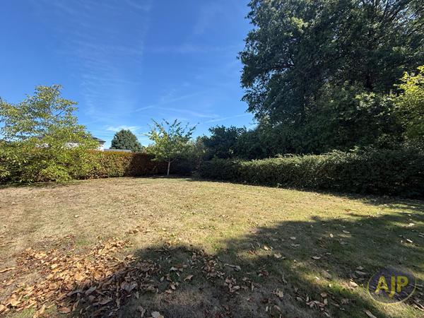 Terrains à vendre Sautron : surface de 1315 m2 à 468 000€ - AJP Immobilier Sautron