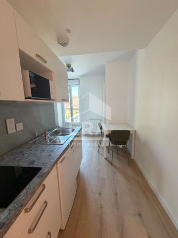 Studio à louer à Lons-le-Saunier, quartier Gare - Préfecture - Salines