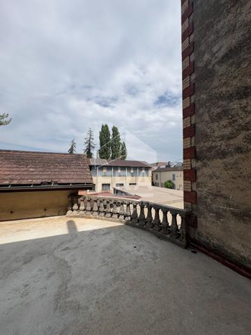 Studio à louer à Lons-le-Saunier, quartier Gare - Préfecture - Salines