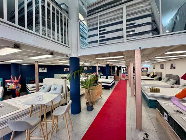 Secteur Cannes Tourrades - Bail sur Local Commercial de 370m 2 à Céder