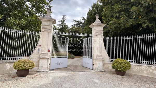 A VENDRE MAGNIFIQUE PROPRIÉTÉ CHARENTAISE ENTIÈREMENT RÉNOVÉE