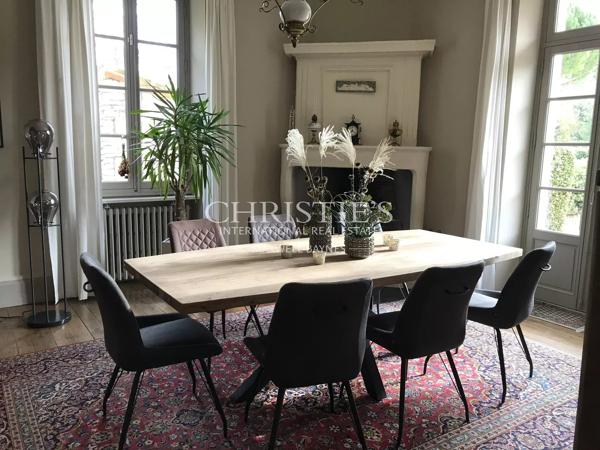 A VENDRE MAGNIFIQUE PROPRIÉTÉ CHARENTAISE ENTIÈREMENT RÉNOVÉE