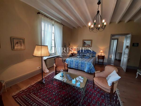 A VENDRE MAGNIFIQUE PROPRIÉTÉ CHARENTAISE ENTIÈREMENT RÉNOVÉE