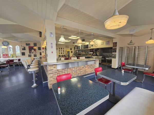 Opportunité pro : Restaurant équipé, emplacement n°1, fort potentiel 70 000 € H.A.I.*