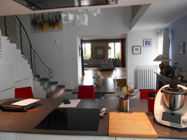 Maison de vilage toute en pierre.