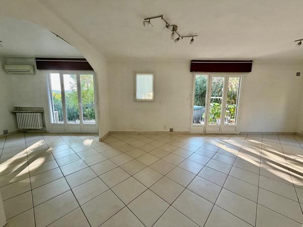 Serinette , grande maison familiale