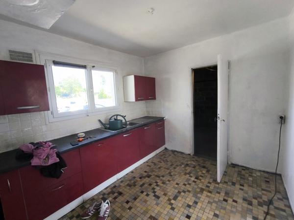 Maison à vendre 87 920 € Montguyon 3 p 68 m² DPE F
