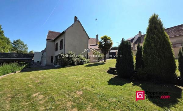 PROCHE CHARTRES - THIVARS - CHARMANTE MAISON DE VILLE de 295 m², 8 pièces