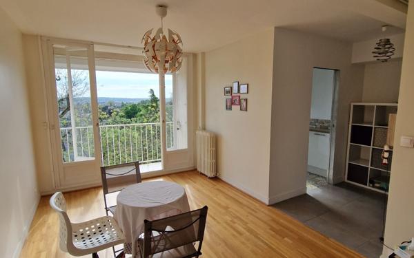 Appartement à vendre    3 pièces • 54,21 m2 Créteil