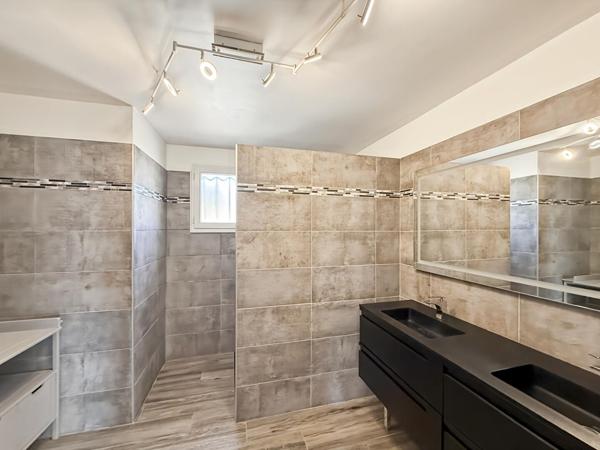 Maison Martigues 5 pièce(s) 166 m2 - 4 chambres et un bureau